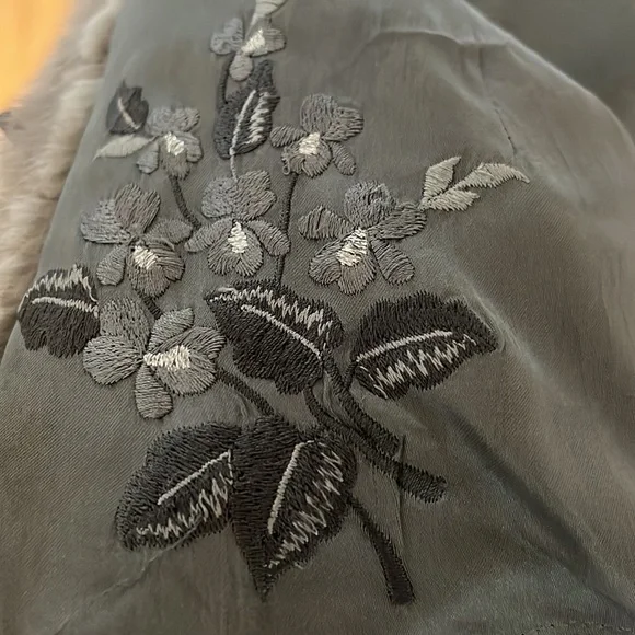 Gorgeous light grey Mink jacket perfect conditions from Paris - Picture 15 of 16